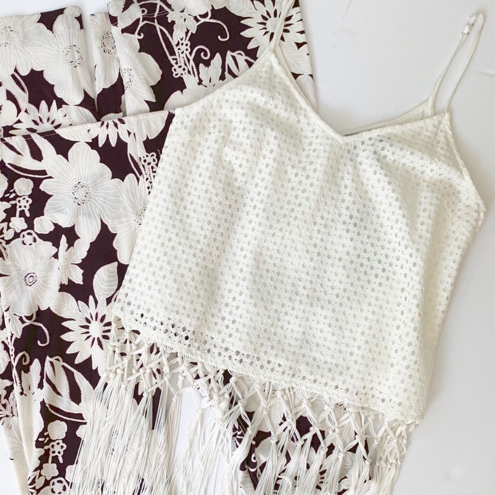 Skies Are Blue Boho Crochet Macrame Fringe Top NWT - Picture 2 of 8